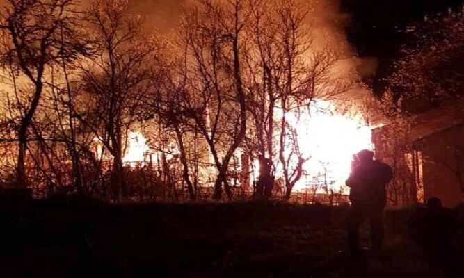 Yüreğimiz Yandı: O İlçemizde Yangın, 2 Kişi Hayatını Kaybetti