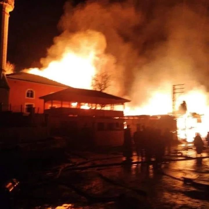 Taşköprü'de bir köyde yangın çıktı
