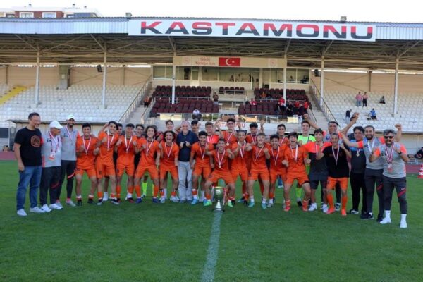 Kastamonu’da düzenlenen U16 Futbol Türkiye Şampiyonası Finalleri sona erdi