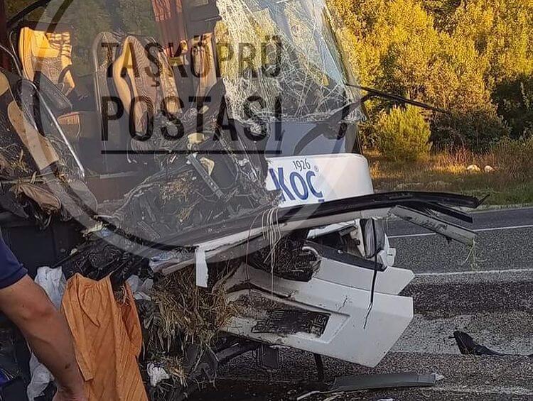 SON DAKİKA: Kastamonu’da Otobüsle Traktör Çarpıştı Ölü ve Yaralılar Var