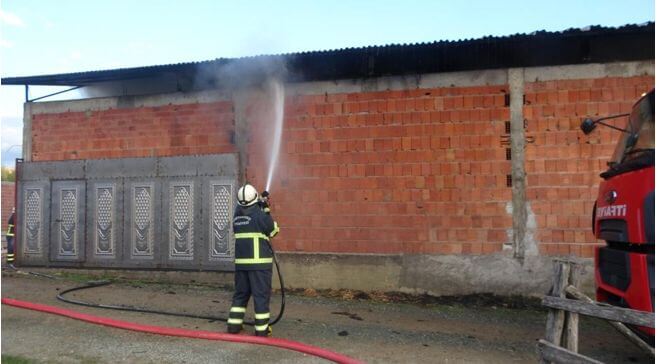 Kastamonu’da Dikkatsizlik Yangın Çıkardı: Tonlarca Ürün Yandı ve 2 kişi hastanelik oldu