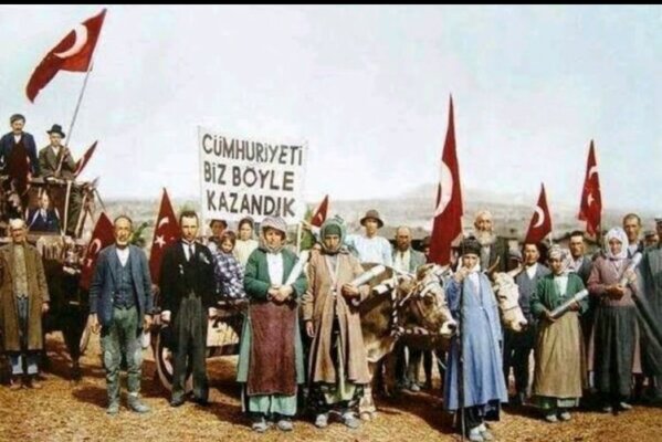 En güzel, anlamlı, resimli ve sözlü “29 Ekim Cumhuriyet Bayramı Kutlu Olsun” mesajları