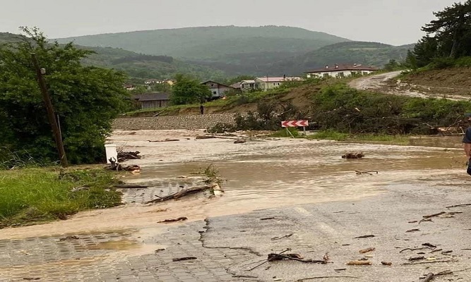 Kastamonu’da Yine Sel Felaketi (Bazı İlçelere Ulaşım Yapılamıyor)