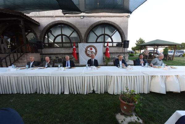 Kastamonu’dan Muş’a Atanan Vali Avni Çakır İçin Veda Programı Düzenlendi