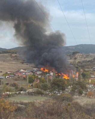 Kastamonu’da Yangın Felaketi: 40’tan Fazla Ev Kül Oldu (Bir Aileden Haber Alınamıyor)