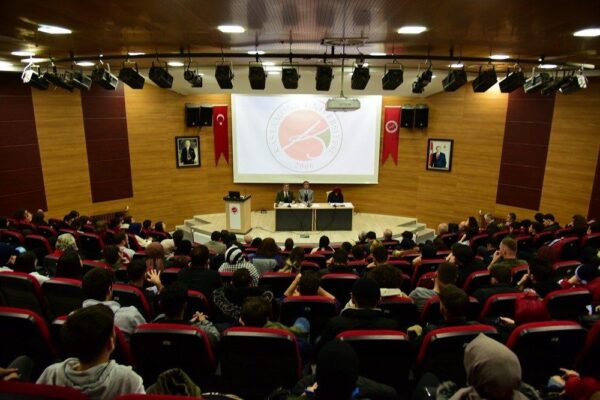 Kastamonu Üniversitesi’nde “Cumhuriyetimizin 100. Yılında Eğitim Öğretim” Paneli Düzenlendi