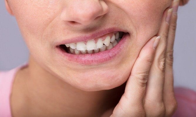 Diş Hassasiyetini Önlemek İçin Etkili Yöntemler: Sağlıklı Gülüşler İçin İpuçları