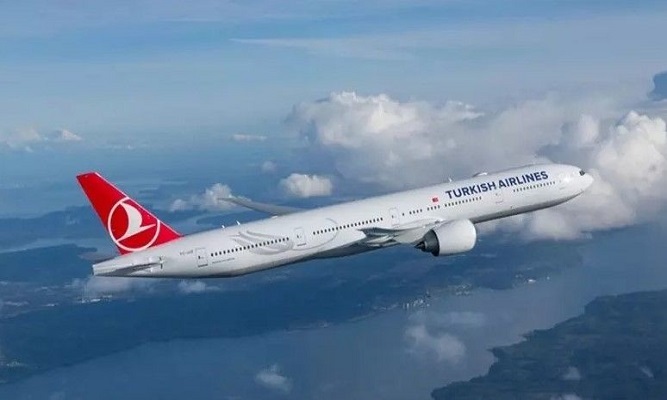 Türk Hava Yolları’nın uçağında büyük panik! Uçağa yıldırım düştü