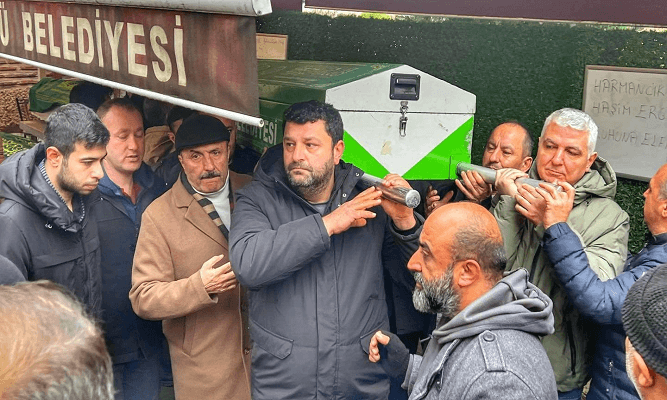 Yılmaz ailesi Taşköprü'de son yolculuğuna uğurlandı