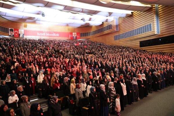 “Saadet Partisi Vatandaştan Nasıl Oy Alır? İşte ‘Tırnakla Kazıyan’ Siyasetin Formülü!”