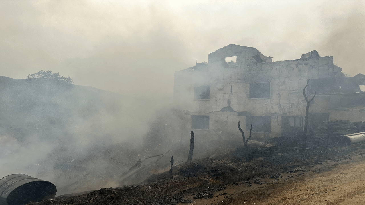 Kastamonu'da feci yangın! Ev, Ahır ve Samanlık yandı!