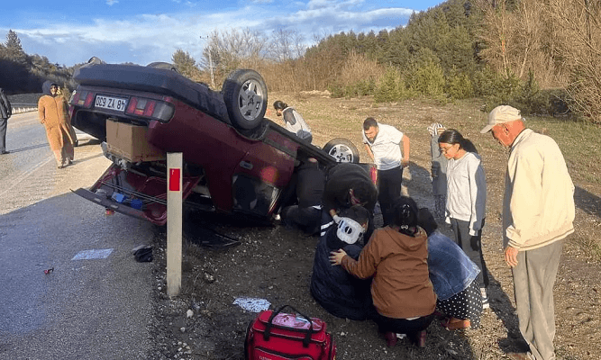 Kastamonu'da yağmurlu hava trafik kazasına neden oldu! 2 kişi yaralandı