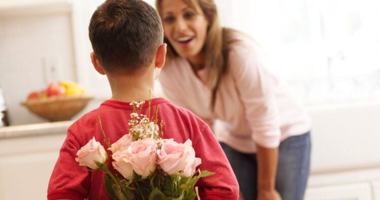 Anneler Günü’ne Hediye Önerileri: Annenizi özel hissettirecek hediyeler