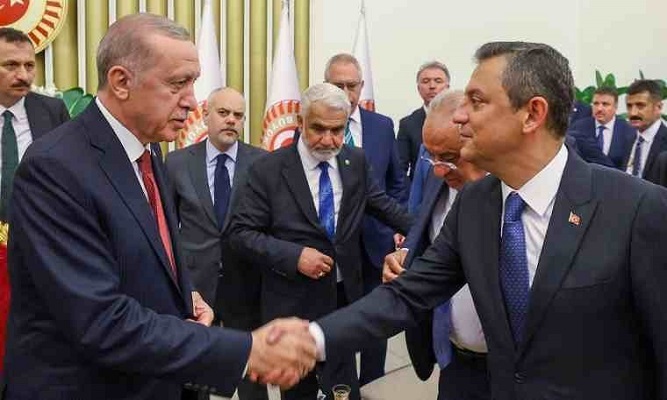 Cumhurbaşkanı Erdoğan ve CHP Genel Başkanı Özel, Yeni Anayasa ve Gazze Konularını Görüşmek Üzere Buluşuyor