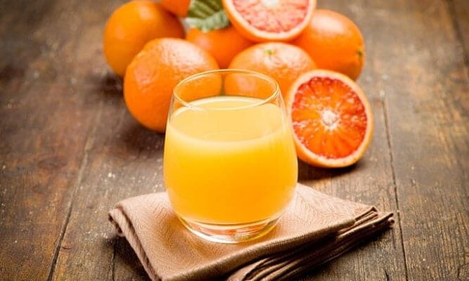 Portakal suyu içmek yüksek tansiyon riskini azaltıyor mu?