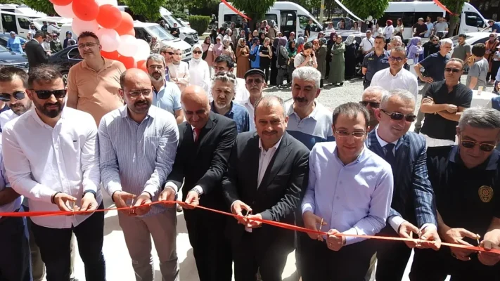 Arslan Çanta Toptan Mağazası Kastamonu Tosya’da törenle açıldı