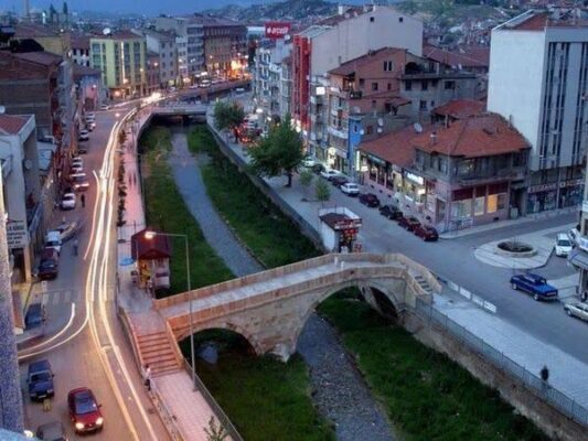 Kastamonu’da Trafik Düzenlemesi: Duraklama ve Park Yasakları Genişletildi