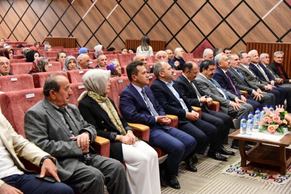 2025 Aile Yılı Etkinliklerinde Anlamlı Konferans: Kastamonu’da Aile ve Değerler Masaya Yatırıldı