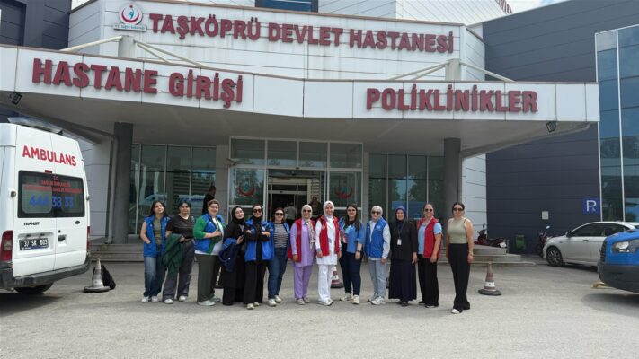 Kastamonu’da Hastane Duvarları Gençlerin Dokunuşuyla Renkleniyor