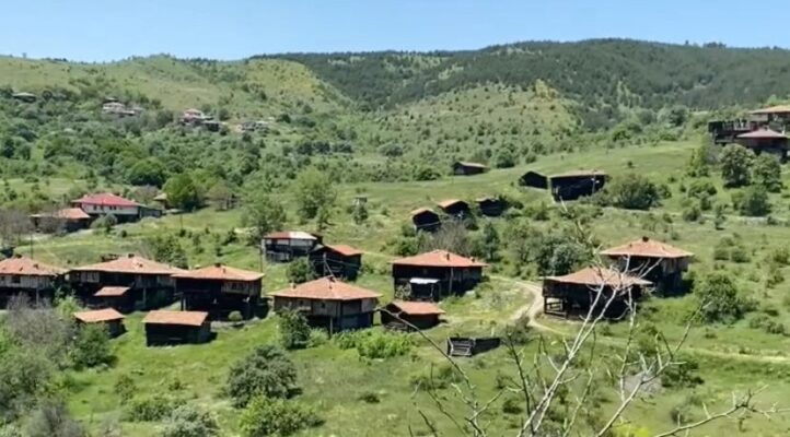 Kastamonu Taşköprü Kirazcık Köyü’nün Saklı Hazineleri: Gizemli Aksu, Saraycuk Dağı ve Tarihî Ahşap Camii
