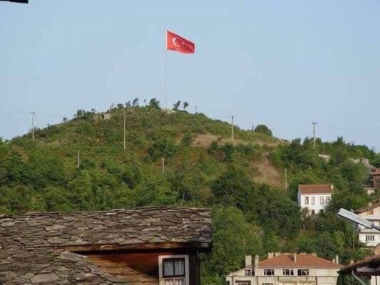İnebolu Abaş Tepesi: Tarih, Mitoloji ve Karadeniz Manzarasının Kesiştiği Nokta