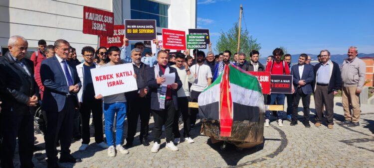 “Artık Yeter: Sumud Filosu’na Yapılan Saldırı, Gazze Ablukasının Denizdeki Yeni Yüzü / Kastamonu’dan İnsanlığa Çağrı”