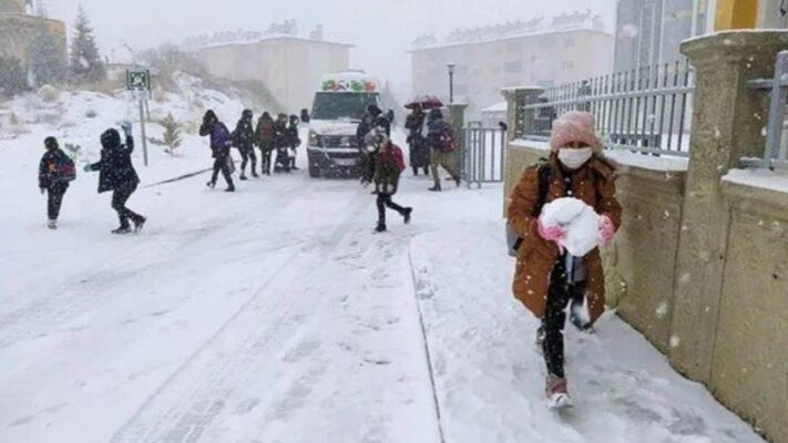 SON DAKİKA | Kastamonu Karla Mücadelede Alarmda: 533 Köy Yolu Ulaşıma Kapandı