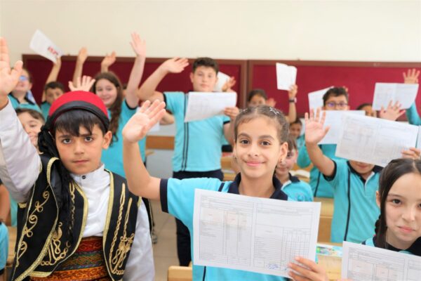 Heyecanların En Tatlısı : Kastamonu’da Karne Sevinciyle Öğrenciler Tatile Çıktı