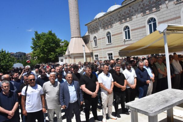 Kastamonulu İş İnsanı Recep Çetinkaya’nın Acı Günü: Anneye Son Görev