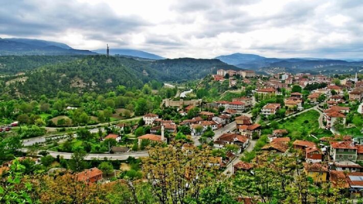 Kastamonu Araç İlçesi Hakkında Genel Bilgiler, Tarihi ve Gezilecek Yerler