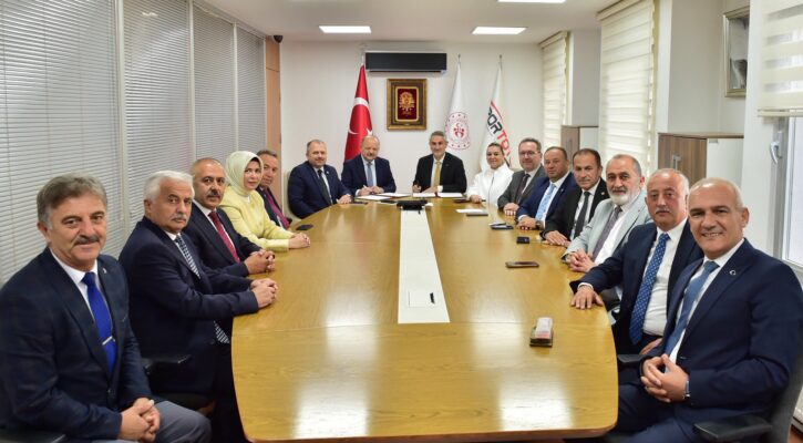 Kastamonu’nun Spor Haritası Değişiyor: 9 İlçeye 17 Yeni Yatırım İçin İmzalar Atıldı
