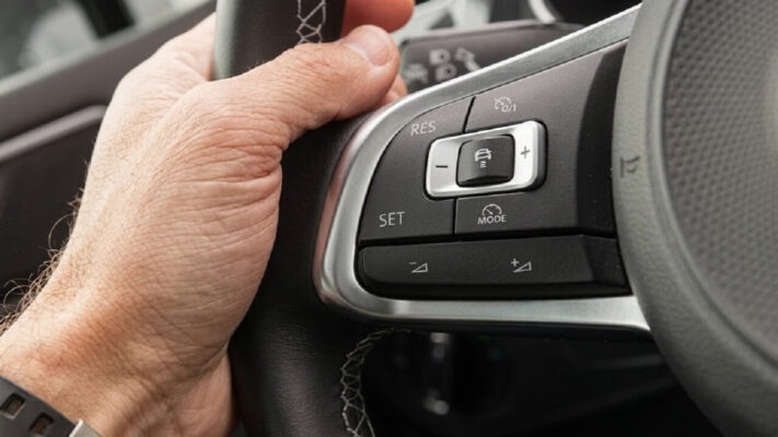 Adaptif Hız Sabitleyici (ACC) Nedir? Nasıl Çalışır?