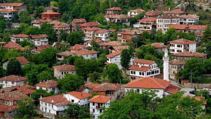 Kastamonu Daday’ın Nesi Meşhur? Etli Ekmek, Üryani Eriği ve Atlar